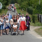 Skarżyską kolumnę tworzą 3 grupy - sanktuaryjna, franciszkańska i suchedniowska.