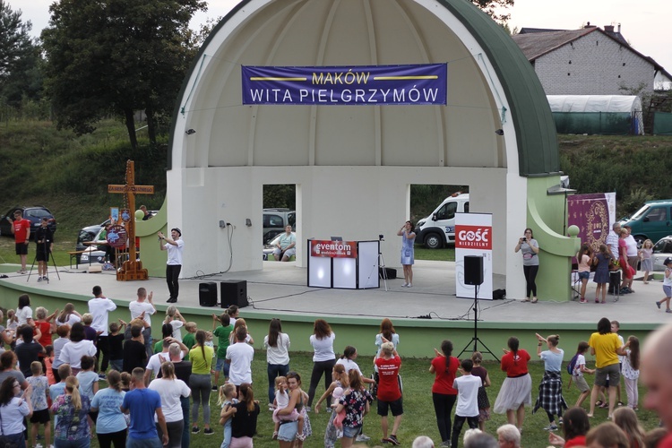 Dzień 1 - Wieczór Radości w Makowie