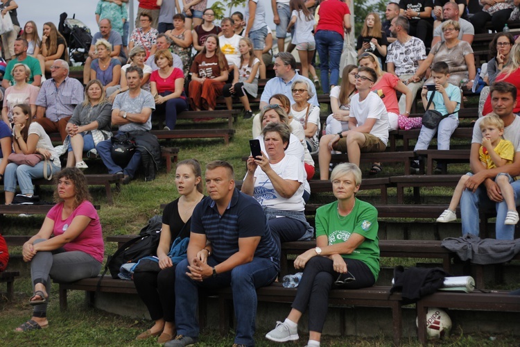 Dzień 1 - Wieczór Radości w Makowie