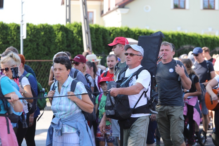 28. pielgrzymka diecezjalna wyrusza z Hałcnowa na Jasną Górę - 2019