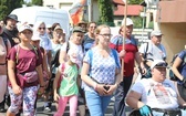 Pielgrzymi hałcnowscy na trasie - w Pisarzowicach - 2019