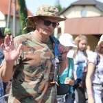 Pielgrzymi hałcnowscy na trasie - w Pisarzowicach - 2019