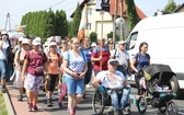 Pielgrzymi hałcnowscy na trasie - w Pisarzowicach - 2019