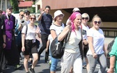 Pielgrzymi hałcnowscy na trasie - w Pisarzowicach - 2019