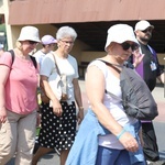 Pielgrzymi hałcnowscy na trasie - w Pisarzowicach - 2019
