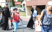 Pielgrzymi hałcnowscy na trasie - w Pisarzowicach - 2019