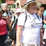 Pielgrzymi hałcnowscy na trasie - w Pisarzowicach - 2019