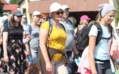Pielgrzymi hałcnowscy na trasie - w Pisarzowicach - 2019
