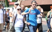 Pielgrzymi hałcnowscy na trasie - w Pisarzowicach - 2019