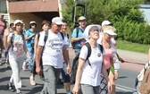 Pielgrzymi hałcnowscy na trasie - w Pisarzowicach - 2019