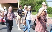 Pielgrzymi hałcnowscy na trasie - w Pisarzowicach - 2019