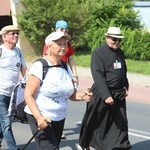 Pielgrzymi hałcnowscy na trasie - w Pisarzowicach - 2019