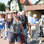 Pielgrzymi hałcnowscy na trasie - w Pisarzowicach - 2019