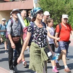 Pielgrzymi hałcnowscy na trasie - w Pisarzowicach - 2019
