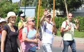 Pielgrzymi hałcnowscy na trasie - w Pisarzowicach - 2019