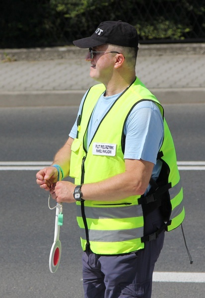 (Dłuższy) postój pielgrzymów hałcnowskich w Wilamowicach - 2019