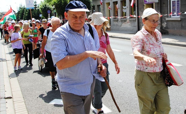 Grupa 2 - wyjście pielgrzymów hałcnowskich z Wilamowic 2019