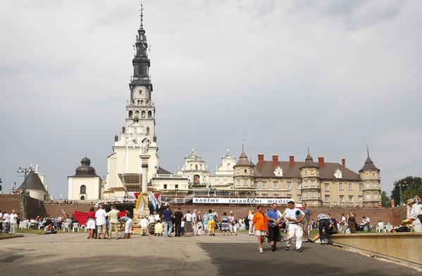 Jasna Góra: pamiętaj o godnym ubiorze