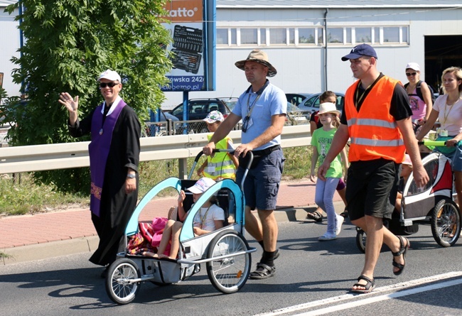 Kolumna z Opoczna na radomskiej pielgrzymce