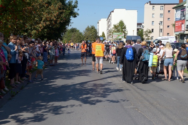 Kolumna z Opoczna na radomskiej pielgrzymce