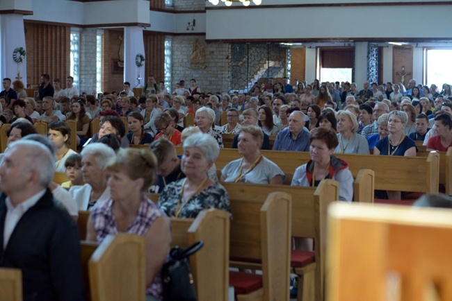 Kolumna z Opoczna na radomskiej pielgrzymce