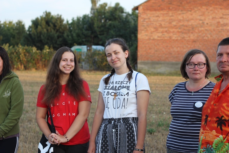 Apel grupy Granatowej i Białej