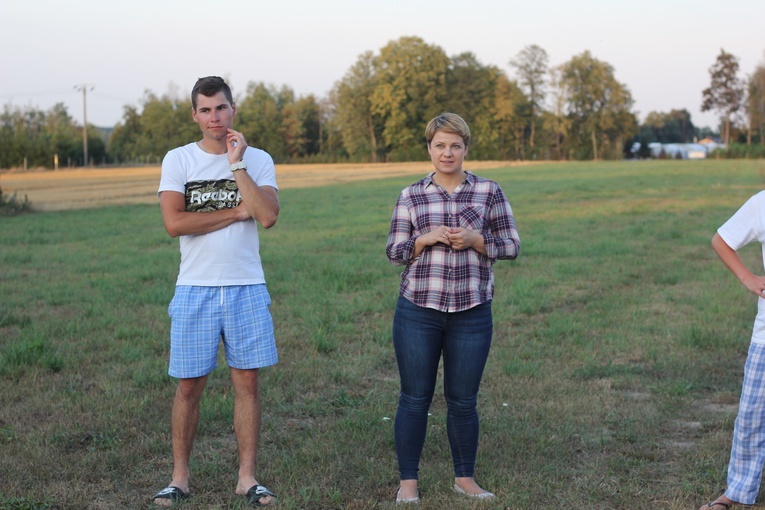 Apel grupy Granatowej i Białej