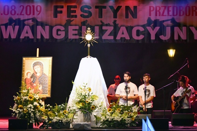 Festyn parafialny w Przedborzu