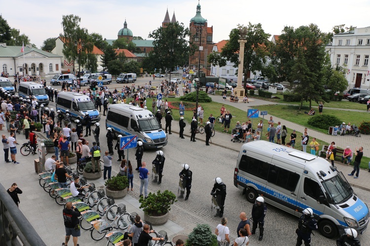 Wokół marszu równości w Płocku