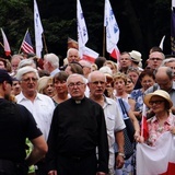 Modlitwa w intencji abp. Marka Jędraszewskiego pod oknem papieskim 