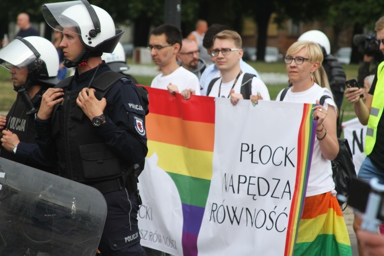 Wokół marszu równości w Płocku