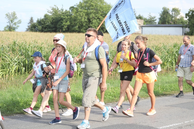 28. Pielgrzymka Cieszyńska 2019 na trasie - w Bziu Zameckim