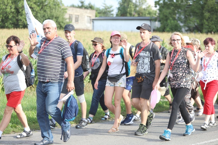 28. Pielgrzymka Cieszyńska 2019 na trasie - w Bziu Zameckim