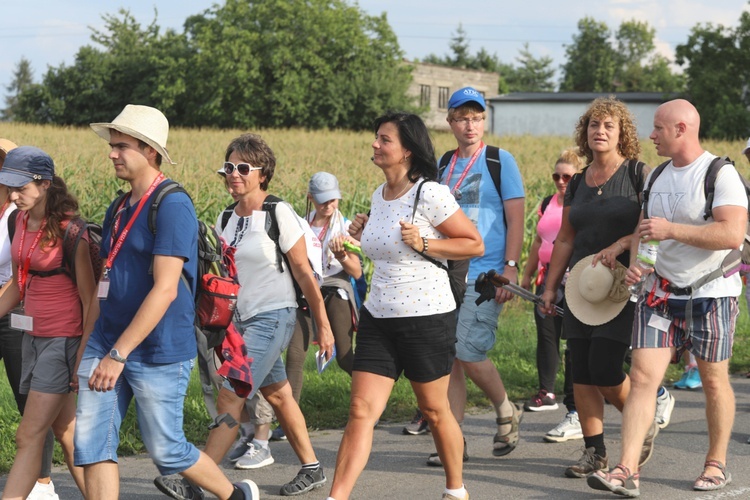 28. Pielgrzymka Cieszyńska 2019 na trasie - w Bziu Zameckim