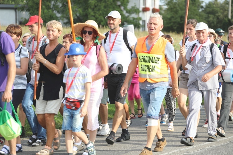 28. Pielgrzymka Cieszyńska 2019 na trasie - w Bziu Zameckim