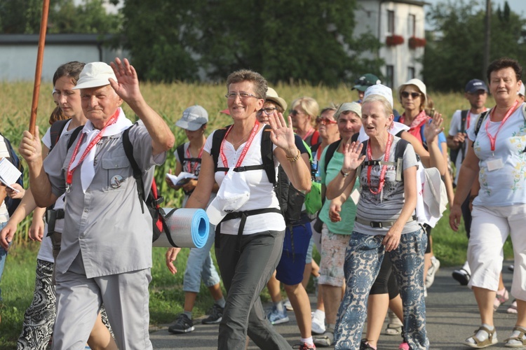 28. Pielgrzymka Cieszyńska 2019 na trasie - w Bziu Zameckim