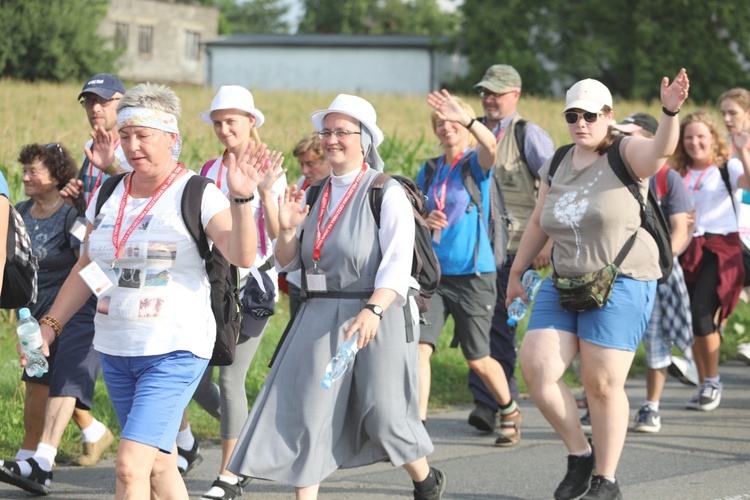 28. Pielgrzymka Cieszyńska 2019 na trasie - w Bziu Zameckim