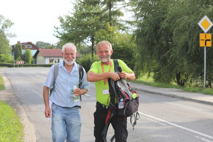 28. Pielgrzymka Cieszyńska 2019 na trasie - w Bziu Zameckim