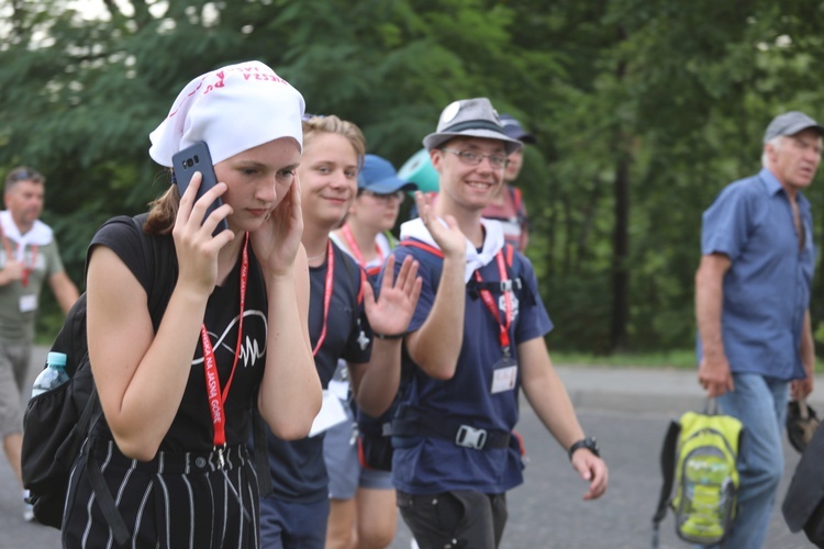 28. Pielgrzymka Cieszyńska 2019 na trasie - w Bziu Zameckim