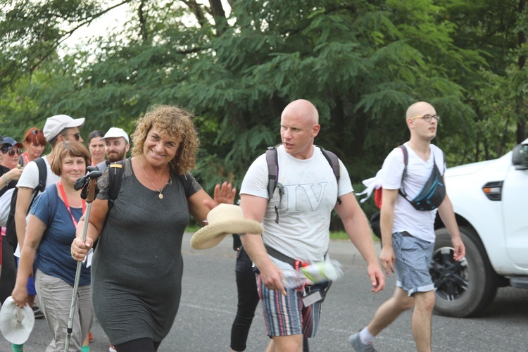 28. Pielgrzymka Cieszyńska 2019 na trasie - w Bziu Zameckim