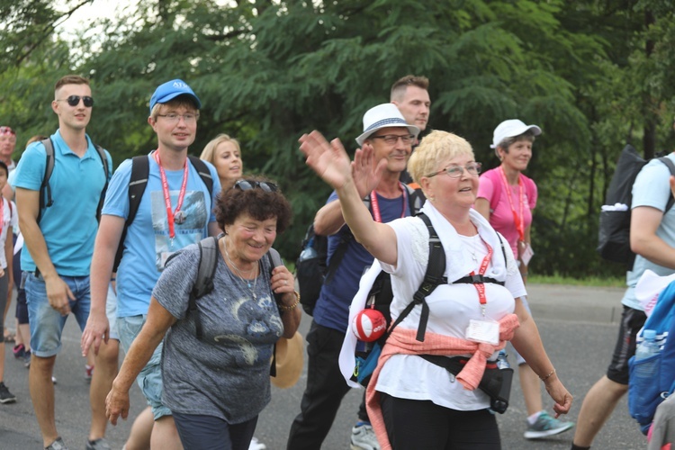 28. Pielgrzymka Cieszyńska 2019 na trasie - w Bziu Zameckim