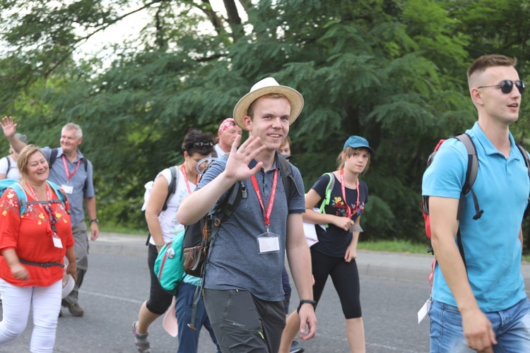 28. Pielgrzymka Cieszyńska 2019 na trasie - w Bziu Zameckim