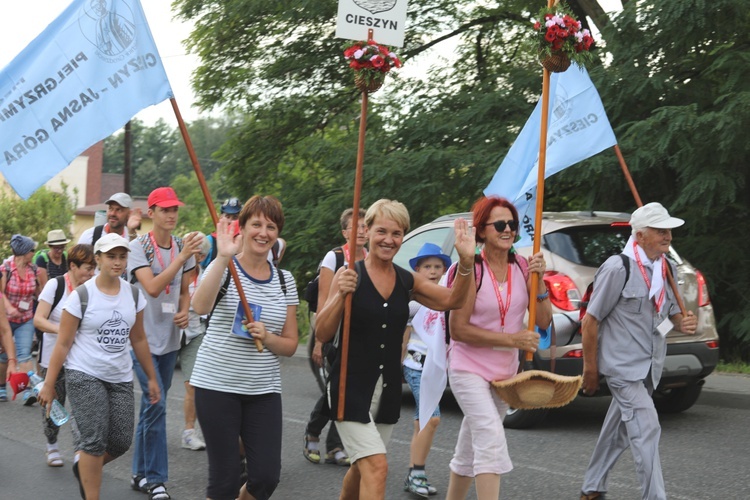 28. Pielgrzymka Cieszyńska 2019 na trasie - w Bziu Zameckim