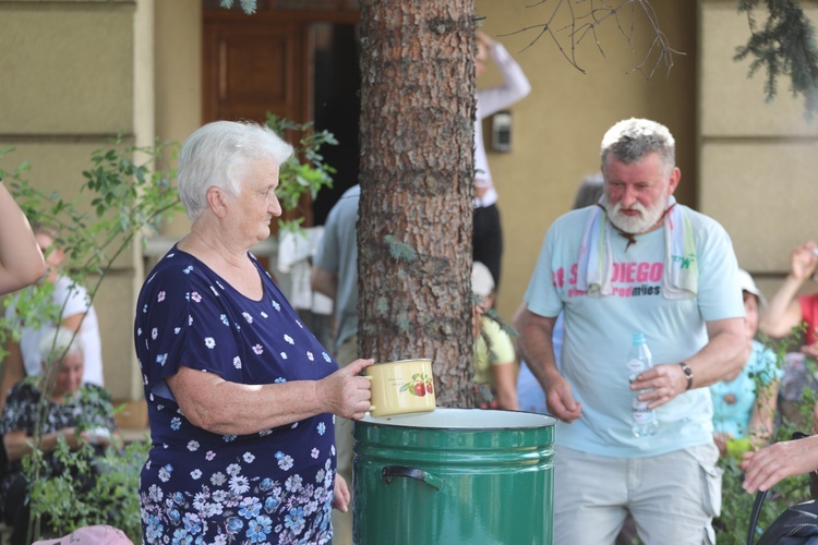 Pielgrzymi hałcnowscy w gościnie w Bielanach - 2019