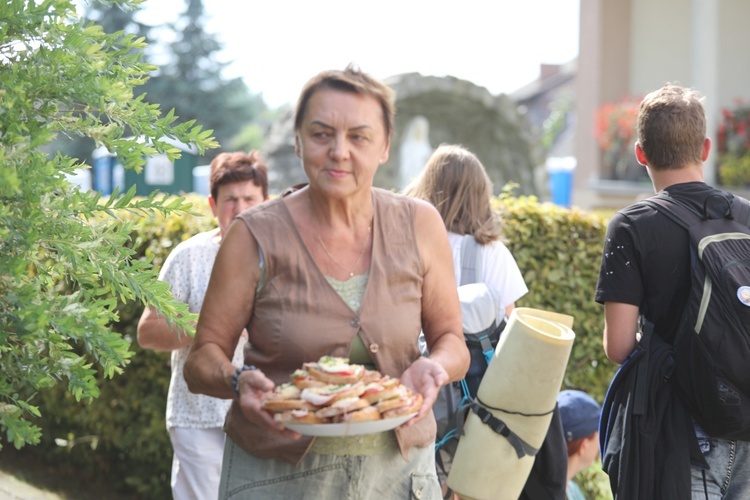 Pielgrzymi hałcnowscy w gościnie w Bielanach - 2019