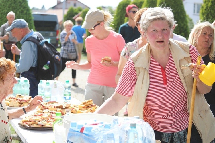 Pielgrzymi hałcnowscy w gościnie w Bielanach - 2019