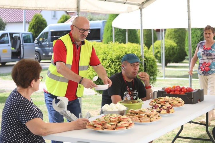 Pielgrzymi hałcnowscy w gościnie w Bielanach - 2019