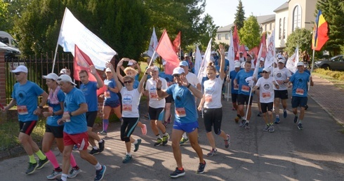 Na trasę wybiegło 50 pielgrzymów.