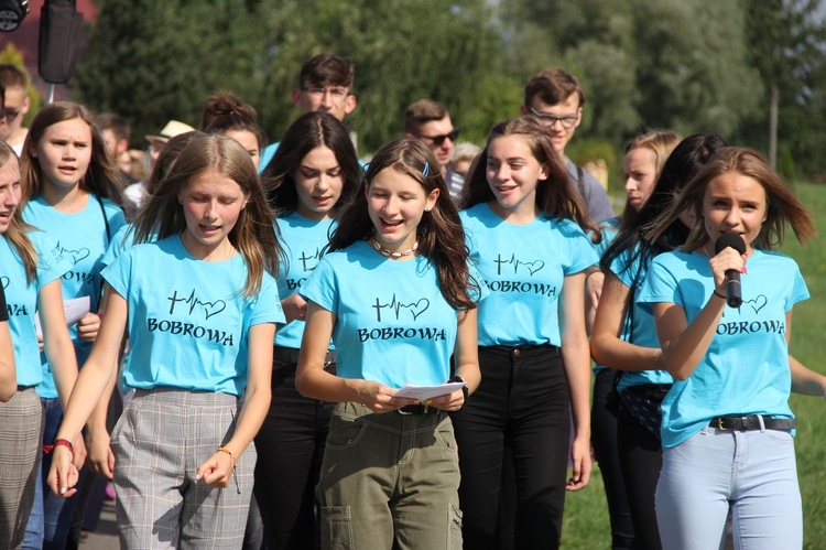 Dekanalne spotkanie młodzieży w Bobrowej