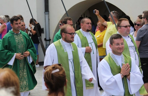 Oczekiwanie na pieszych pielgrzymów jasnogórskich i Msza święta - 2019